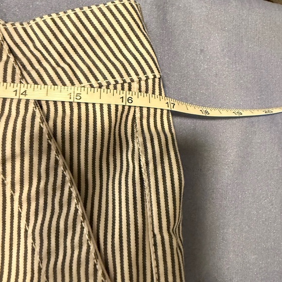 GAP Blue and White Girlfriend Khaki Relaxed Fit - Picture 6 of 7